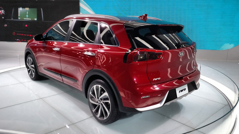 The back looks very nice. Also this is slightly smaller than the Sportage, so it’s not like a Sportage Hybrid or anything.